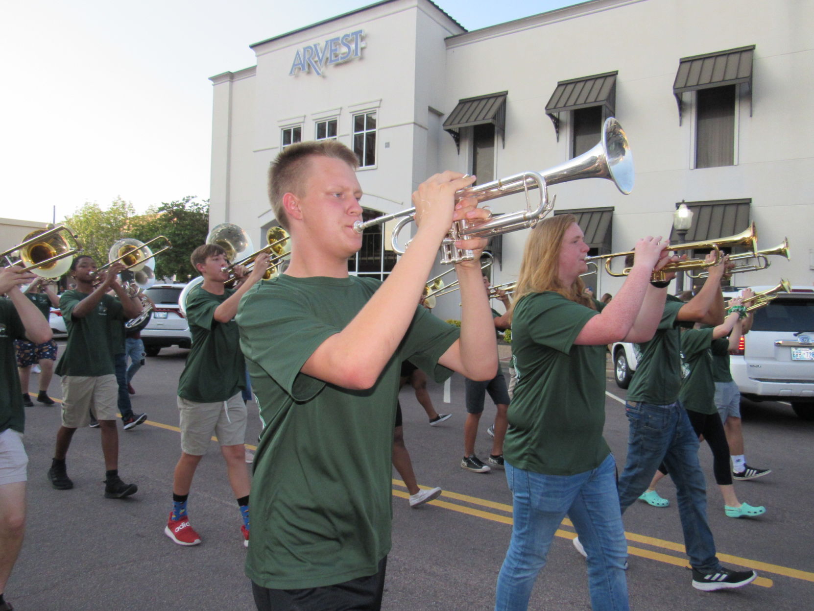 Parade 1